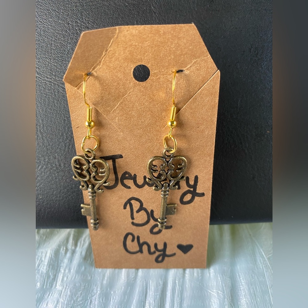 Handcrafted key earrings!!